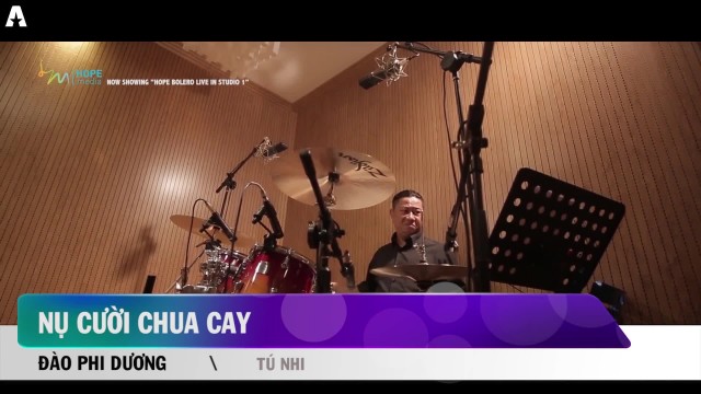 Nụ cười chua cay