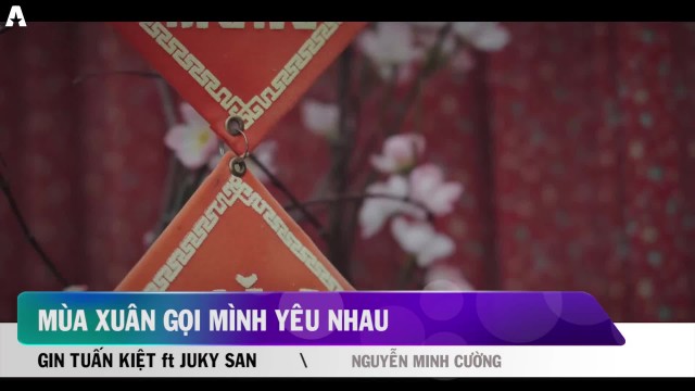 Mùa xuân gọi mình yêu nhau